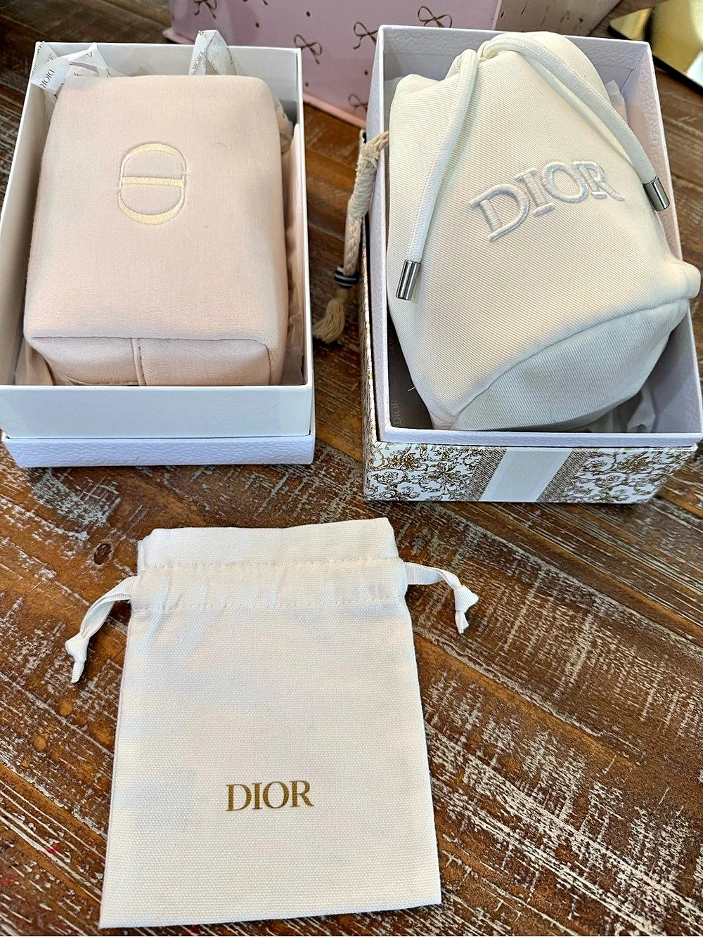Dior Beauty Drawstring and Cosmetic Pouch Gift Set White Mini Bag